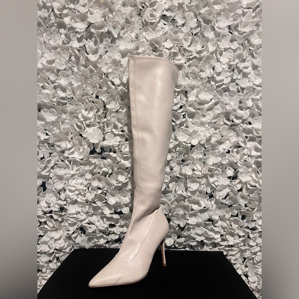 Elegant Cream Knee-High Women's Boots